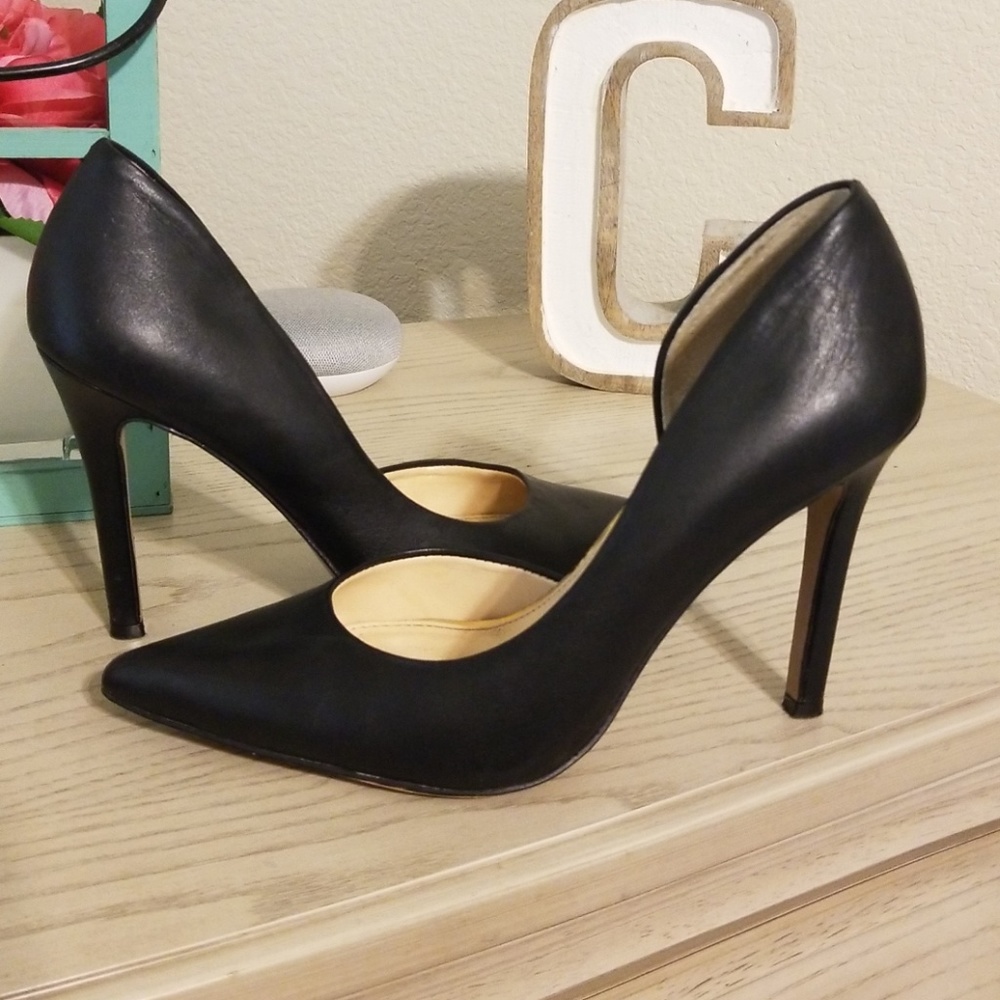 Jessica Simpson pumps